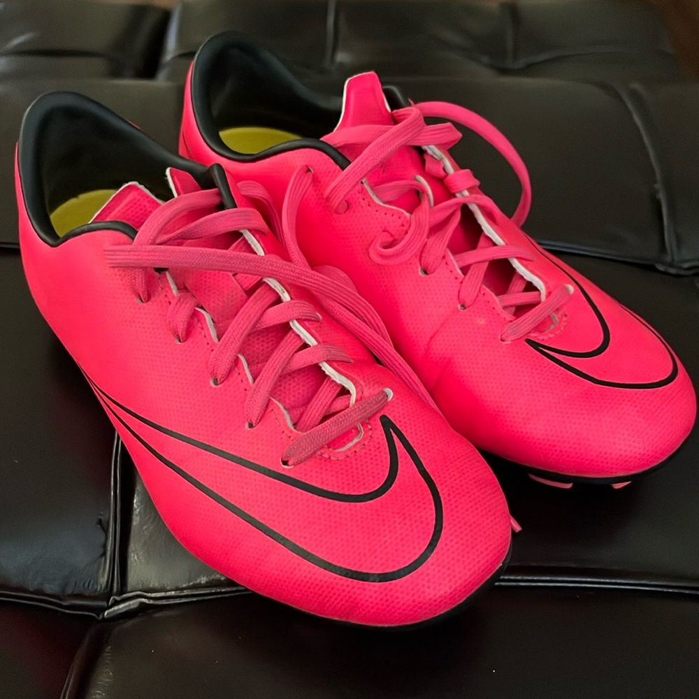 NIKE MERCURIAL SOOCER